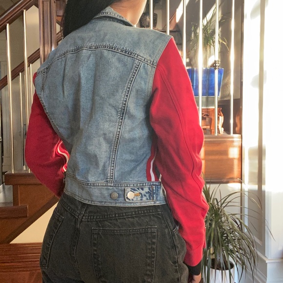 Vintage DKNY cropped denim jacket - Picture 3 of 4